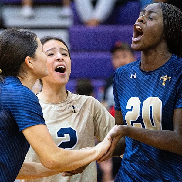 Coronado edges closer to district volleyball title in strong showing against Eastlake
