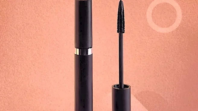 Lengthening vs. Volumizing Mascara: Which Is Better for Mature Lashes?