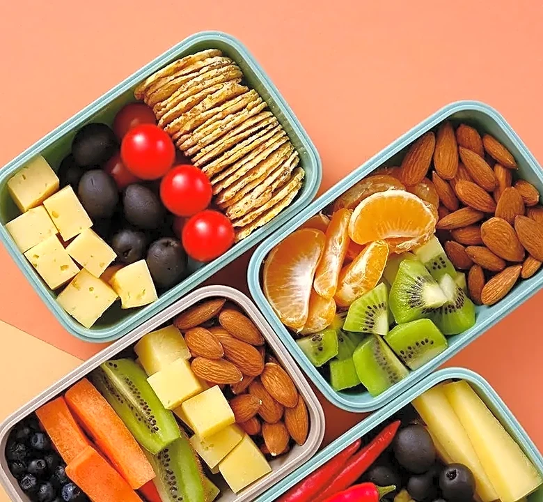 How to Plan Kid-Friendly Meals and Snacks for Travel Days