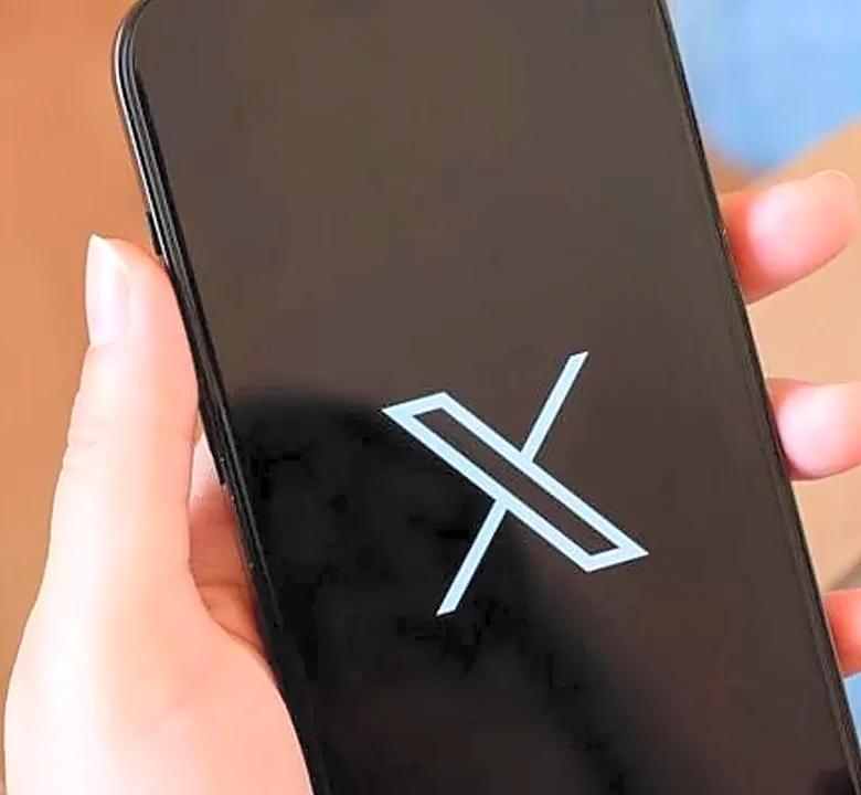 “The Phone Is the Interface”: The iPhone 18 Event Debate Apple’s Rivals Fear