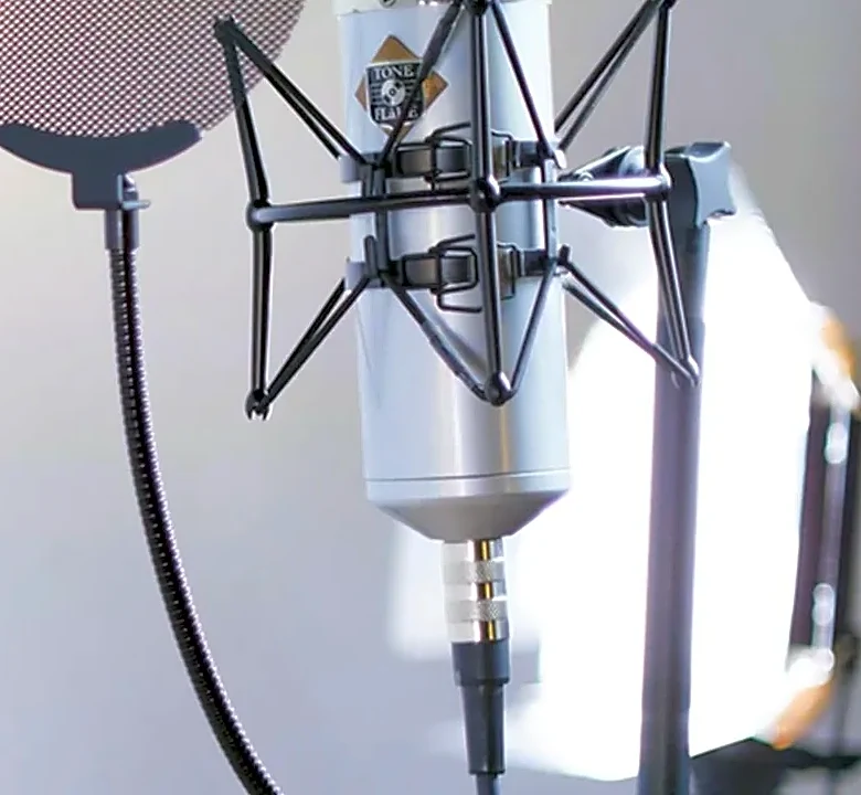 The Microphone Placement Detail That Can Make or Break AI Glasses