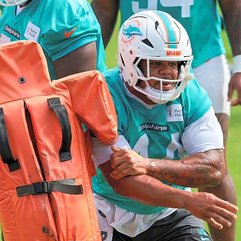 Dolphins EDGE licking his chops to sack Falcons QB Tua Tagovailoa