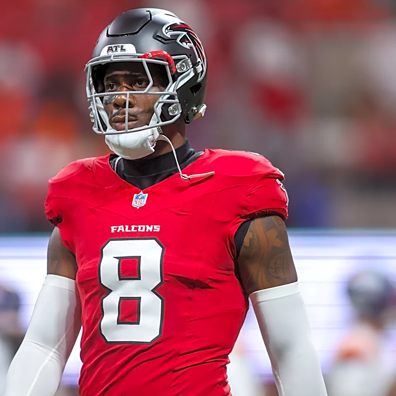 Falcons TE Kyle Pitts rolls for 37 yards against Dolphins