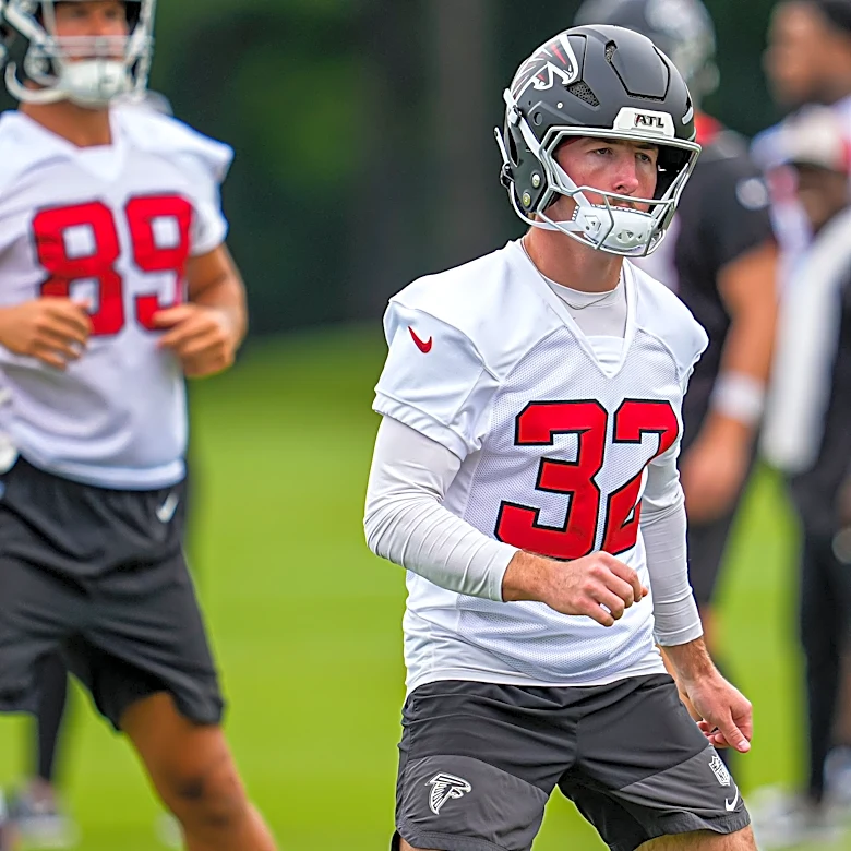 Atlanta Falcons sign 10 players to practice squad