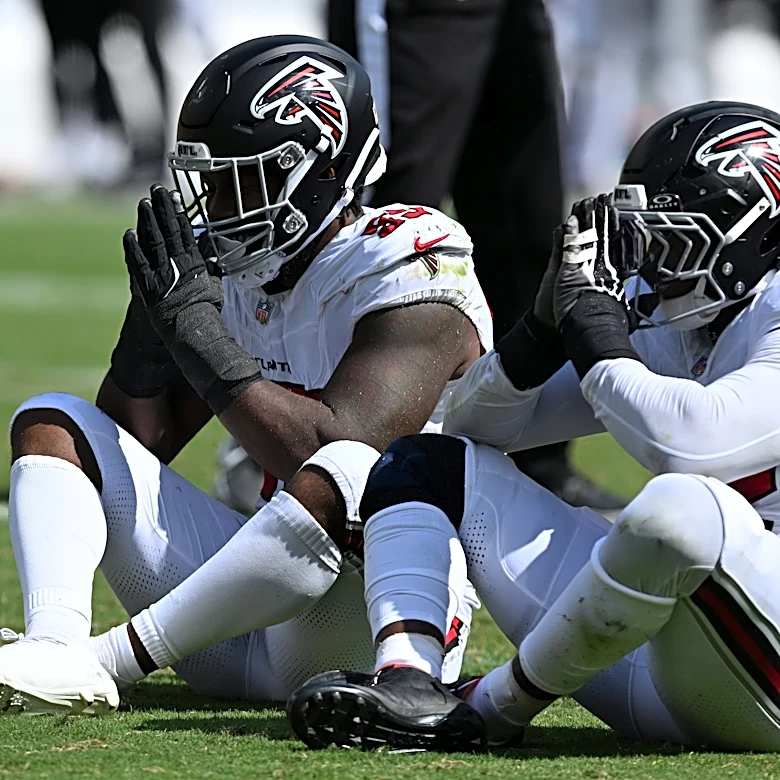 Falcons rule out key pass rusher for prime-time game vs. Packers