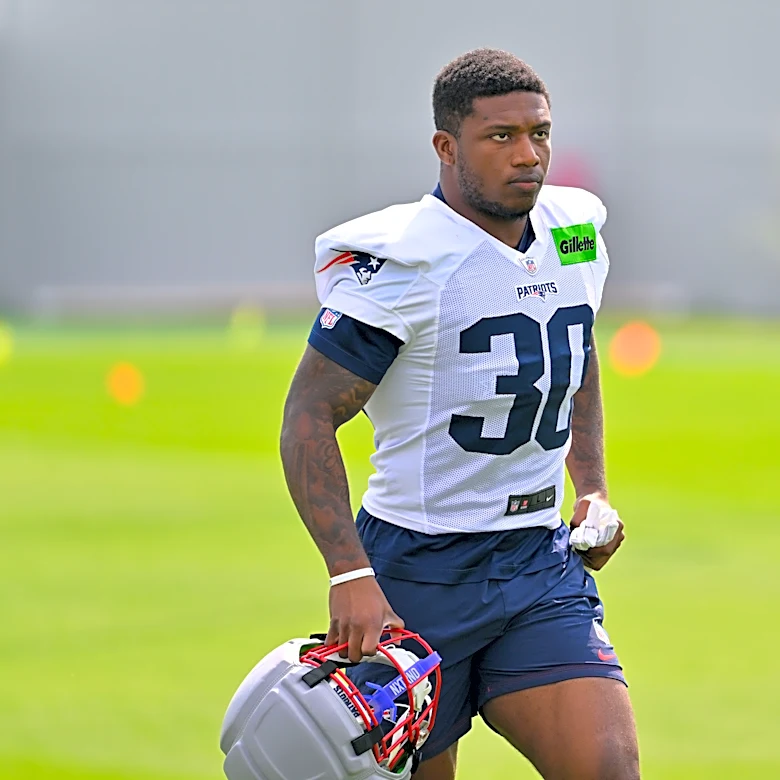 Falcons host 6 players for tryouts, including 3 running backs