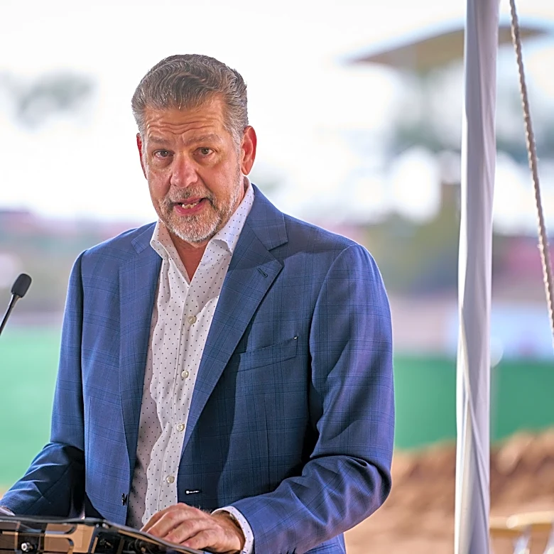 Notre Dame adds legendary alum Mike Golic Sr. to radio booth