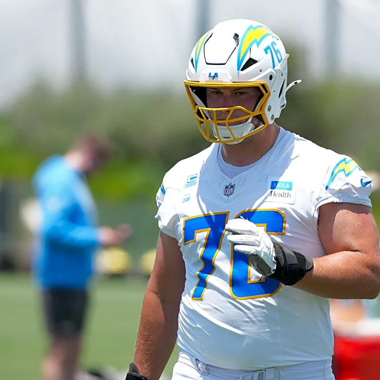 Which former Notre Dame stars a captains for their NFL teams