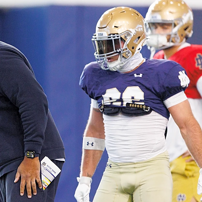 Notre Dame RB coach hopes for unit to stop ‘feeling that pressure’
