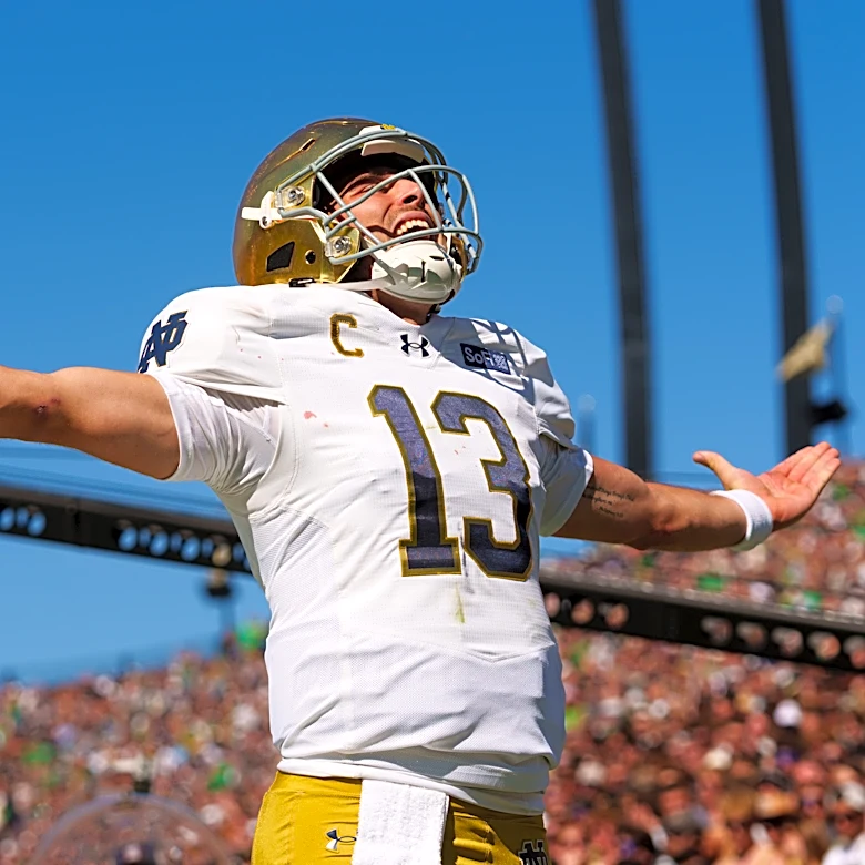Did Notre Dame pick up more first place votes in US LBM Coaches Poll?
