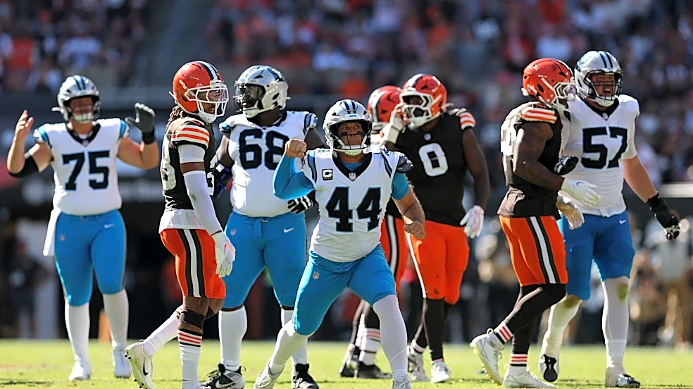 Former Notre Dame long snapper breaks longstanding NFL record