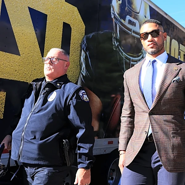 Here's the broadcast crew for Notre Dame at Navy