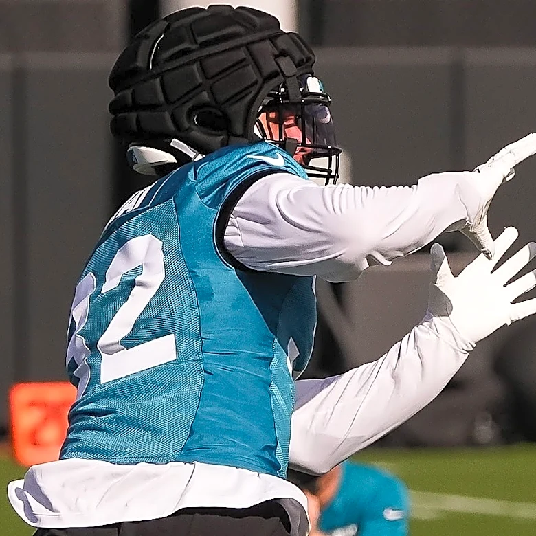 Jaguars already value veteran experience of linebacker Jahlani Tavai