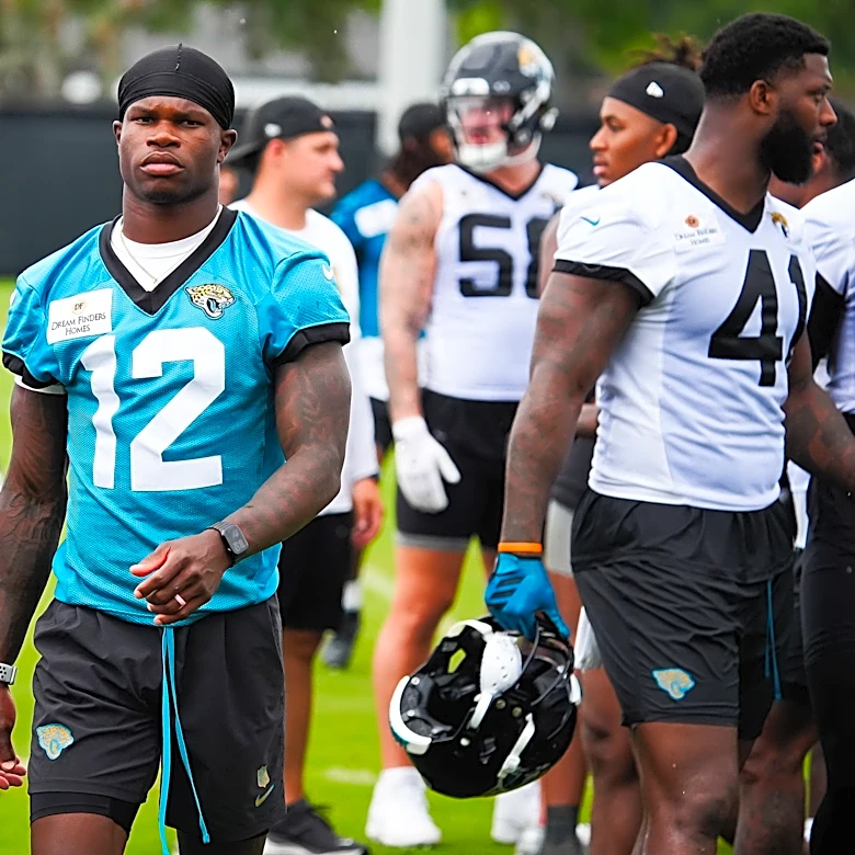 Travis Hunter joins Jacksonville Sheriff in ride-along. How to watch