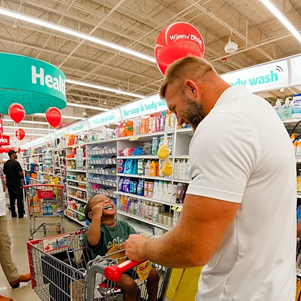 'Such a relief': Jaguars help cancer-stricken families stock pantries