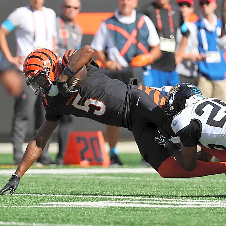 Brenton Strange's career-best yardage day, rush defense highlight Jags win