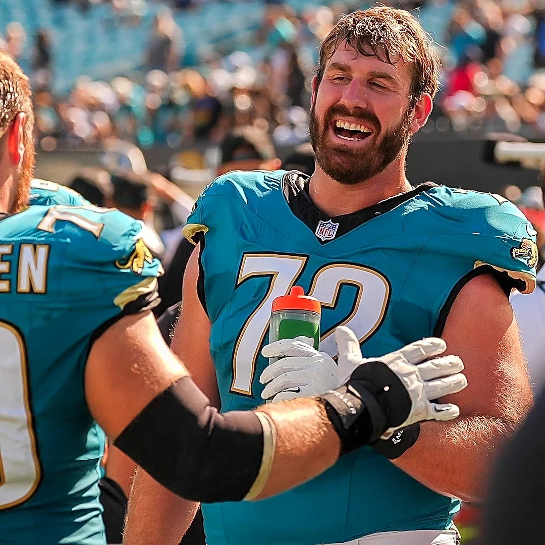 Walker Little will start at left tackle for Jaguars against Houston