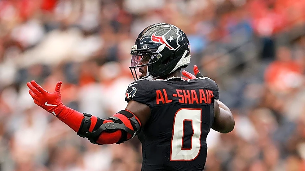 Houston linebacker Azeez Al-Shaair leaves game vs. Jaguars with injury