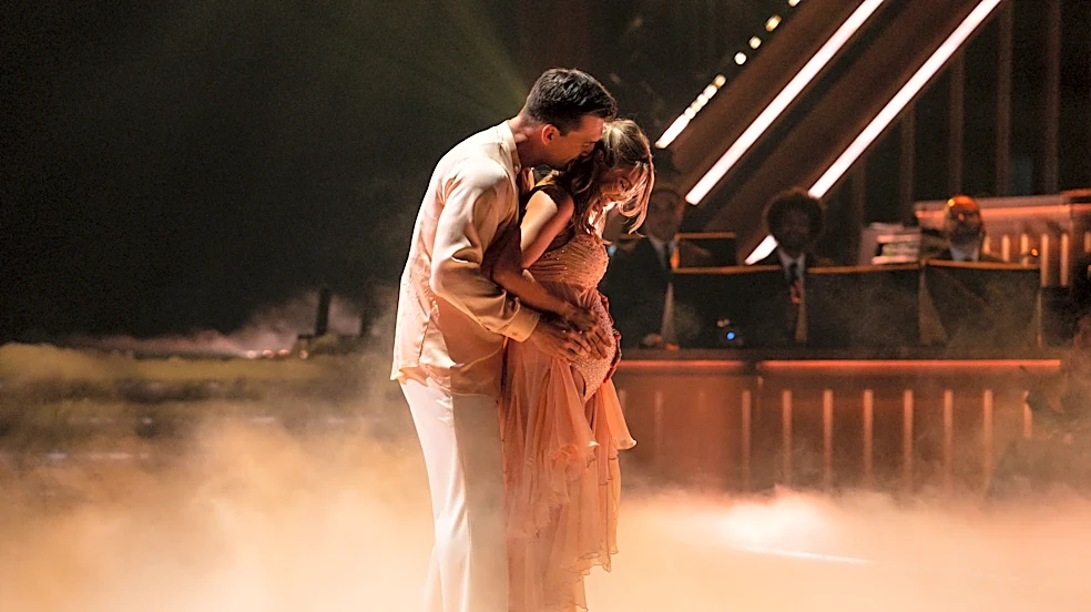 Tyler Cameron's 'DWTS' dedication honors mom, reveals pregnancy news