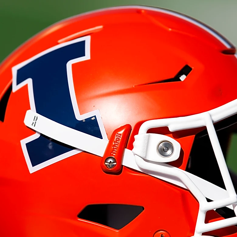 Illinois debuted record-setting massive video board with an 'Air Bud' screening