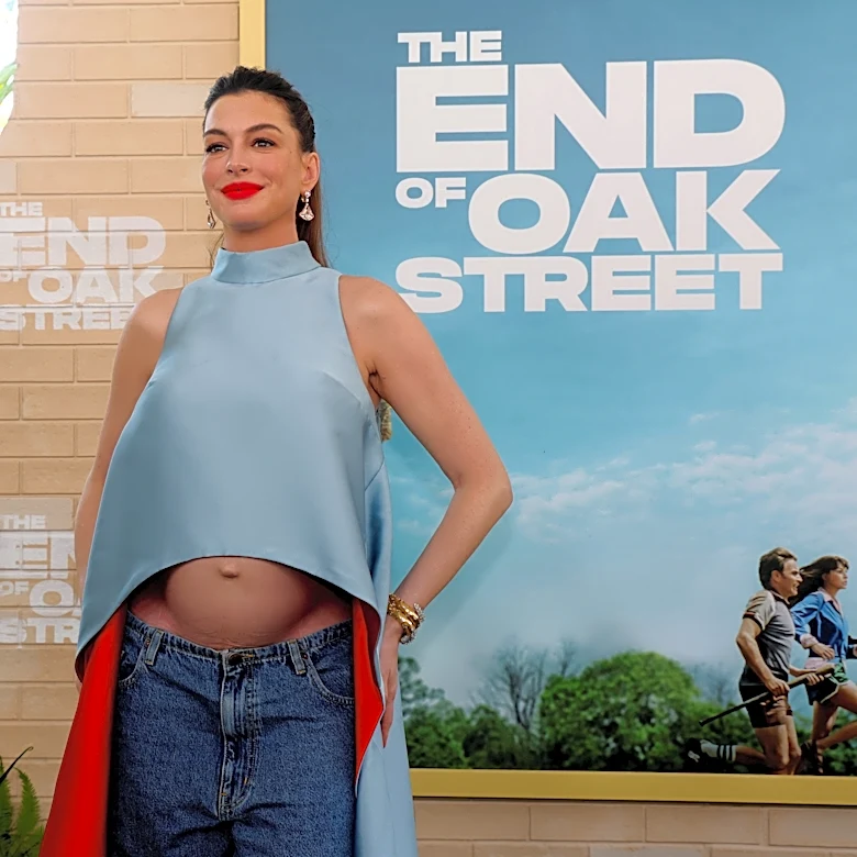 Anne Hathaway shuts down fake baby bump rumors with just 4 words