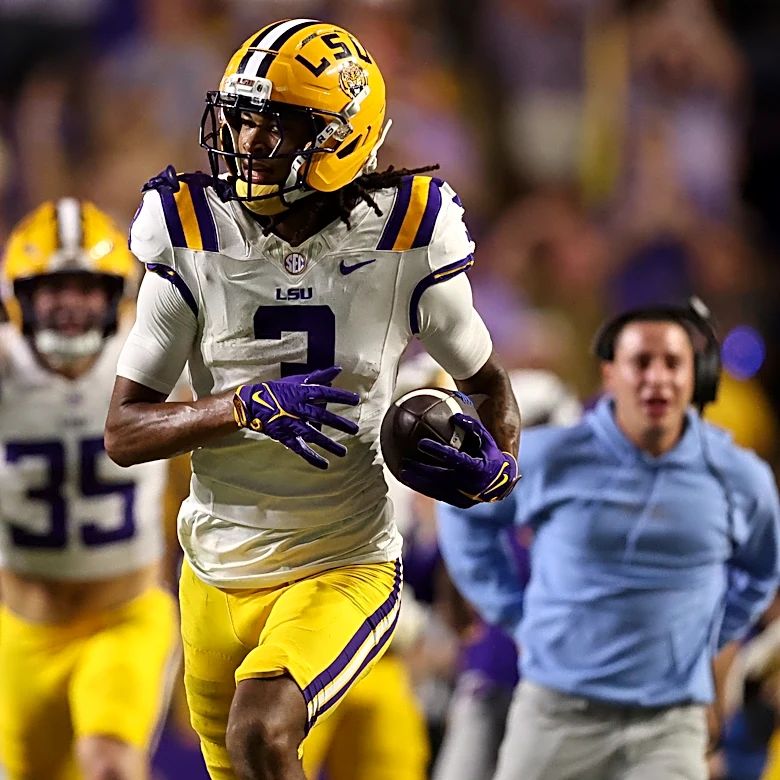 How DJ Pickett, a top CFB recruit, landed in the middle of Jayden Daniels' LSU feud