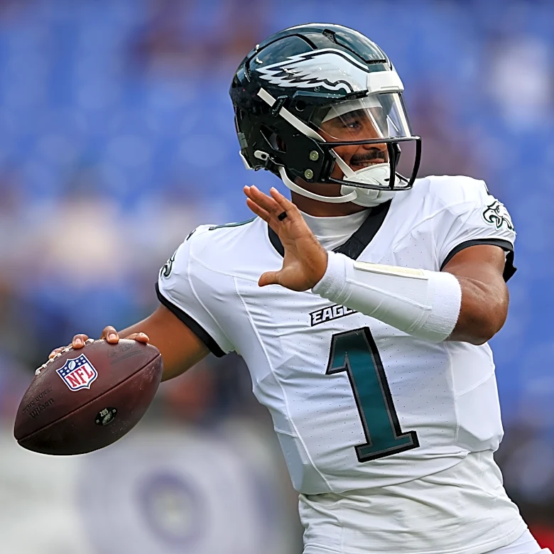 Eagles share incredible POV video from Jalen Hurts' helmet during play