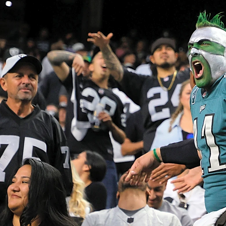 Fantasy football manager's absurd No. 1 pick triggered absolute bedlam in the draft room