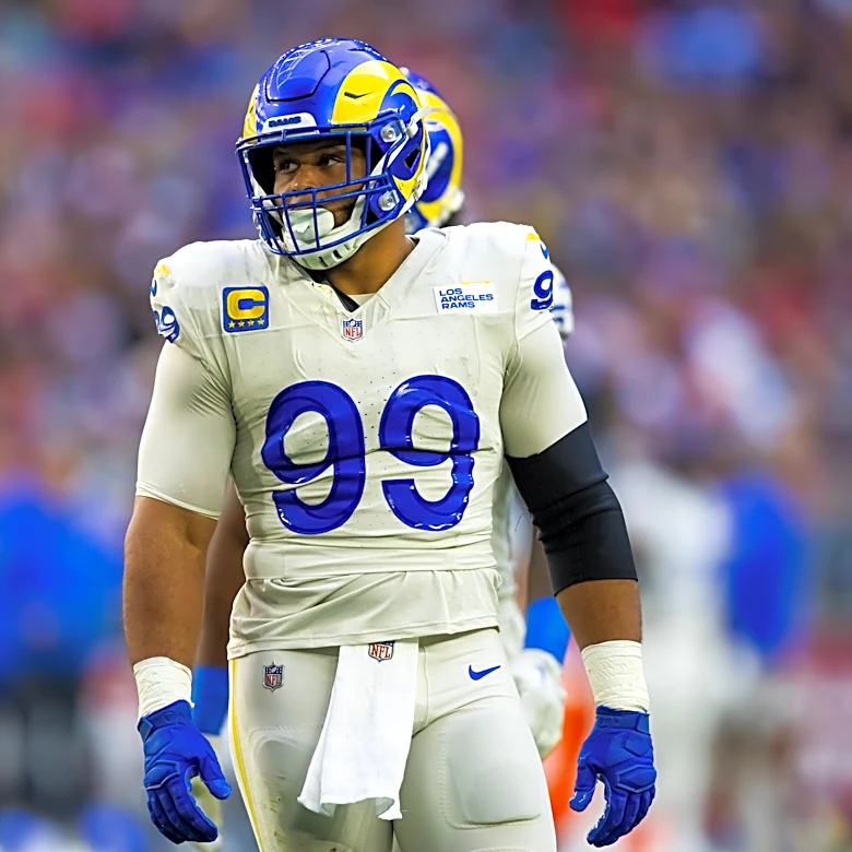 Is Aaron Donald actually coming back to Rams?