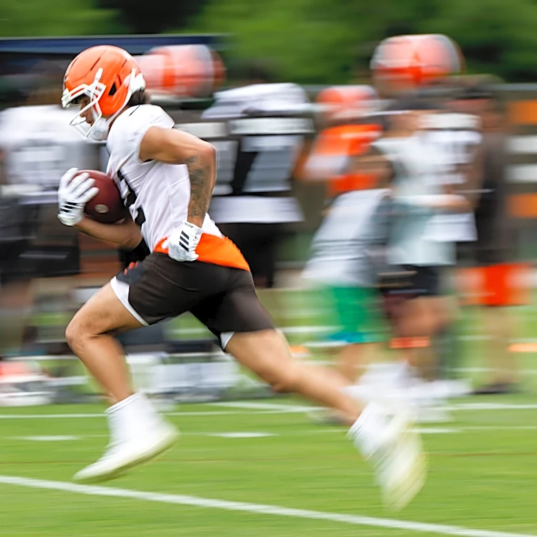 4 fantasy football rookies worth reaching for, including a pair of sleepers