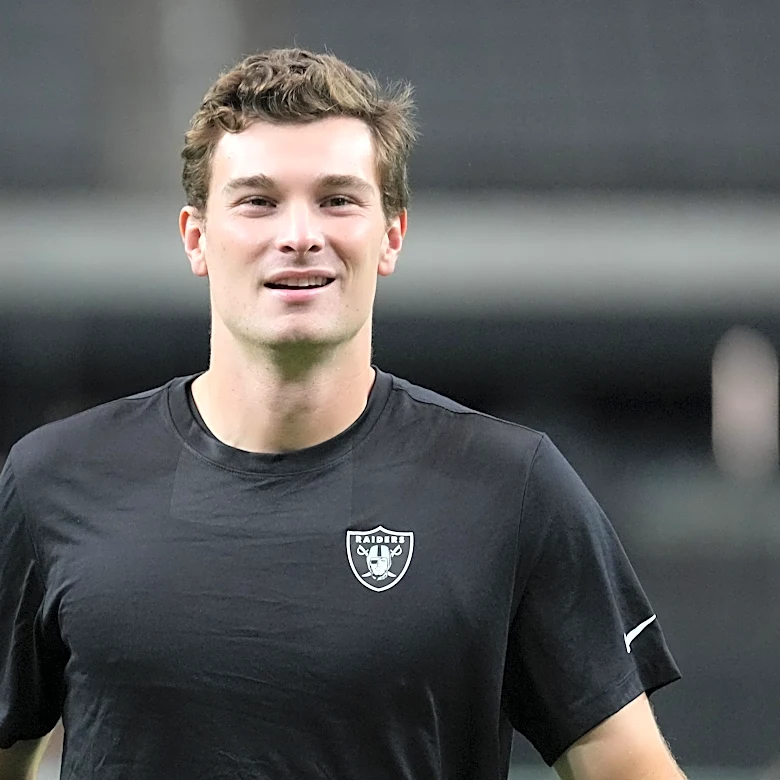 Why isn't Fernando Mendoza starting for the Raiders?
