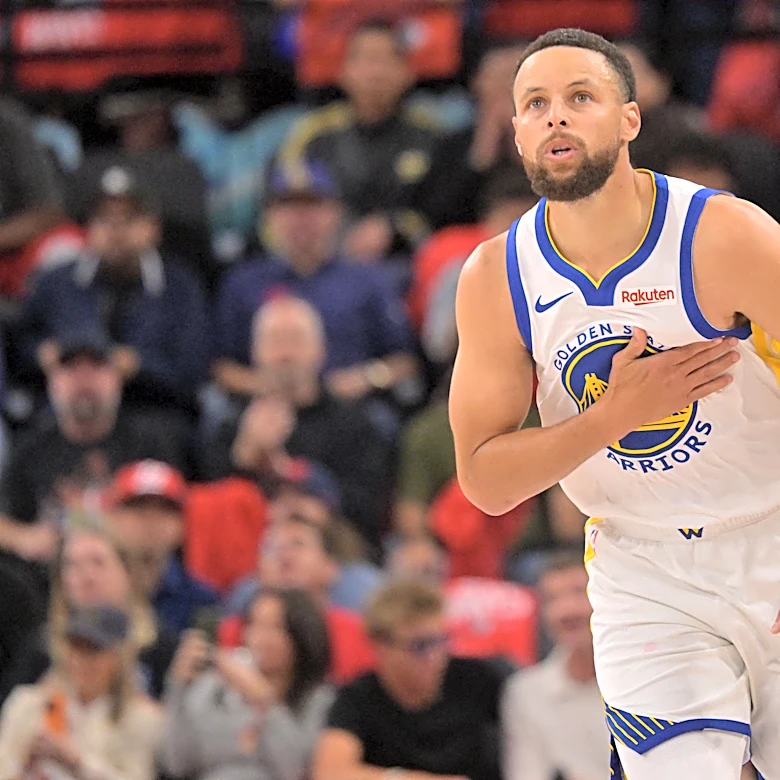 Steph Curry needed just 71 seconds to remind us he's the NBA's most elite shooter