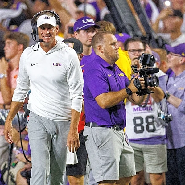 Lane Kiffin joked about having 'pro players' at halftime of LSU dominating Clemson