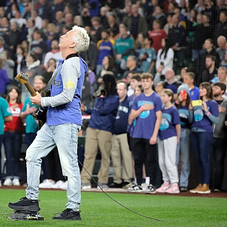 Patriots vs. Seahawks national anthem singer: Meet Pearl Jam guitarist Mike McCready