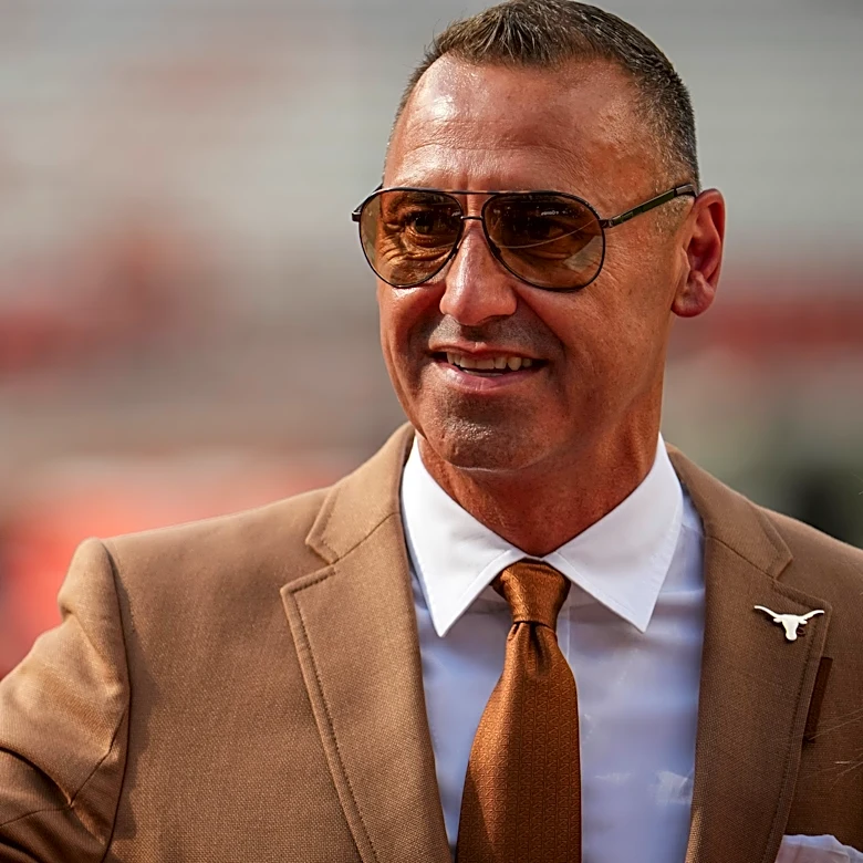 Steve Sarkisian abruptly bailed on ESPN interview to celebrate Texas win