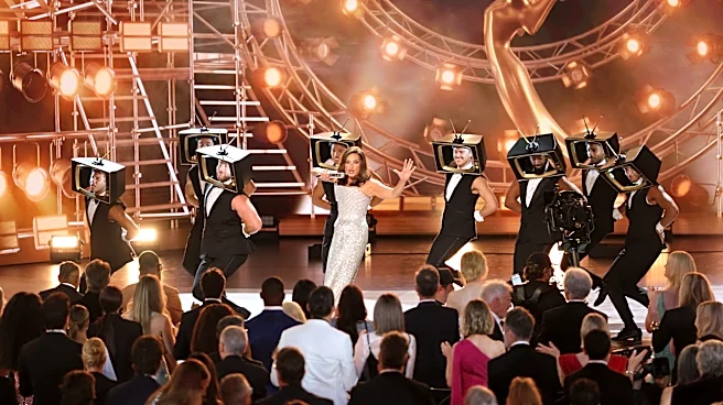 Mariska Hargitay opens Emmy Awards with Jalen Brunson