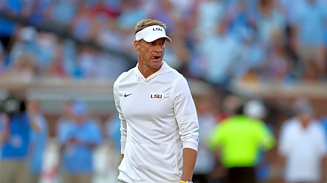 Lane Kiffin's flustered reaction after Trinidad Chambliss play was priceless