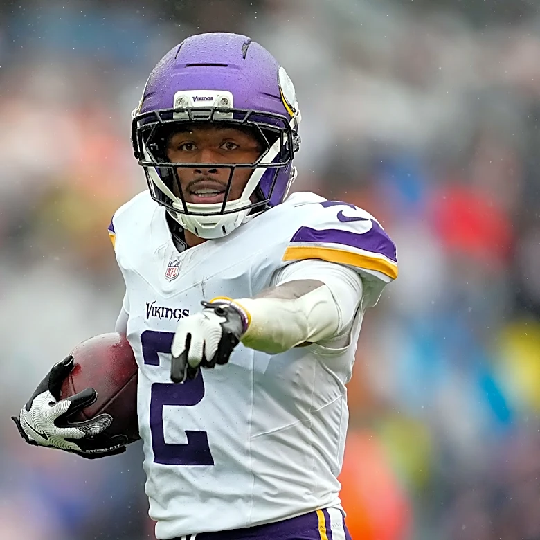 Vikings' Isaiah Rodgers had the best celebration Sunday and it's all thanks to his son