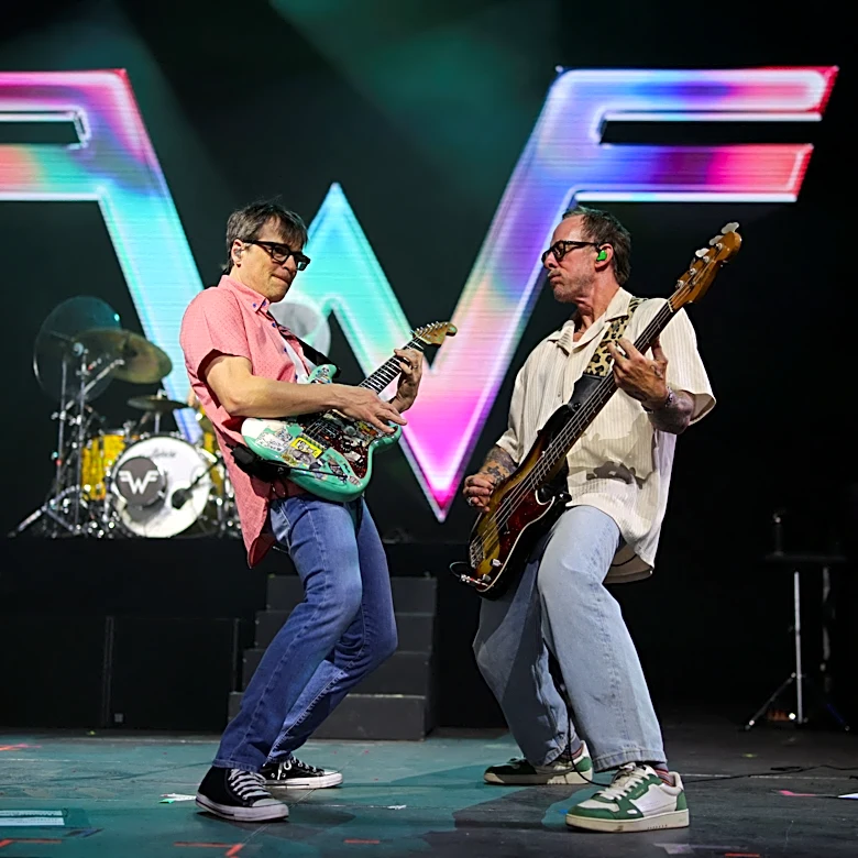 Ranking every song on Weezer's Pinkerton, 30 years later
