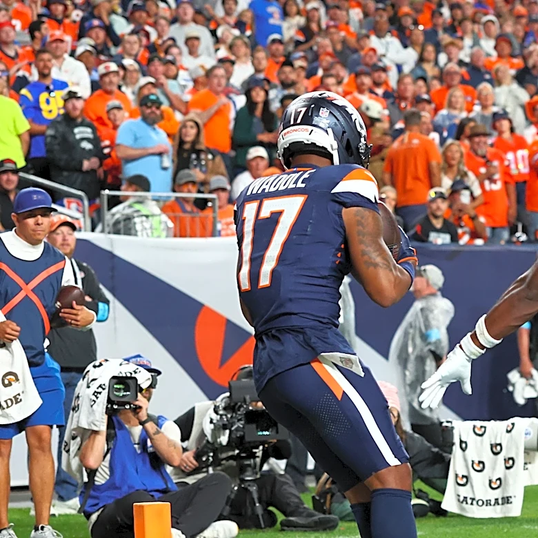 Jaylen Waddle's catch over Josh Wallace served as another reason to wear a Guardian Cap