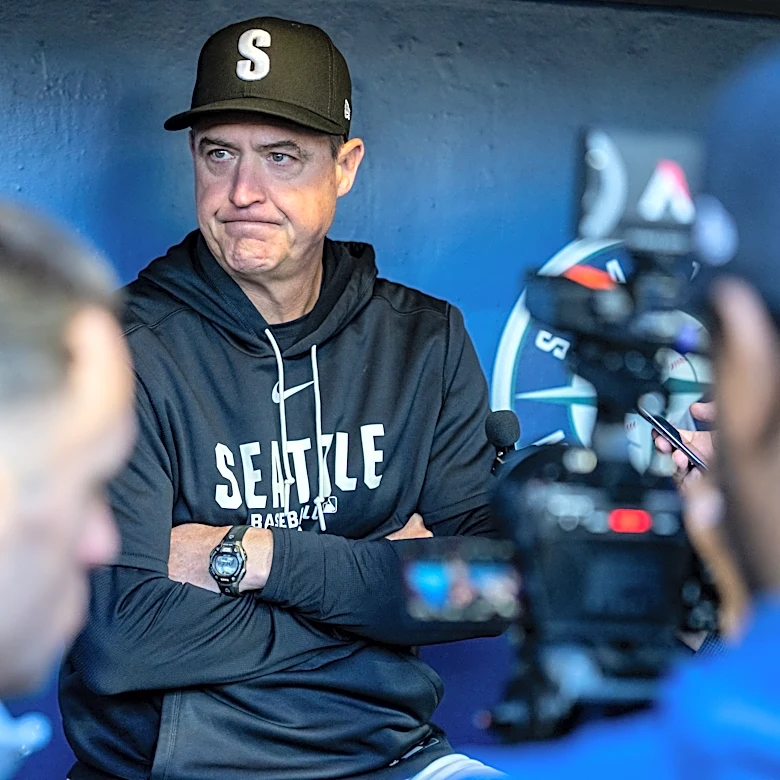 Ex-Mariners manager Dan Wilson announced his own firing in awkward press conference