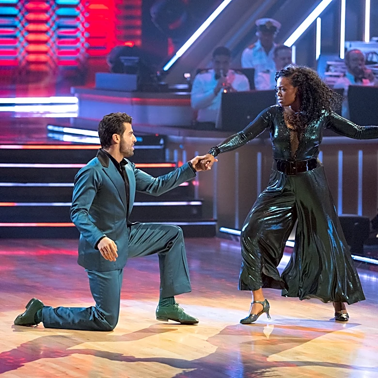 'DWTS' star shares missing part of Tatyana Ali dance