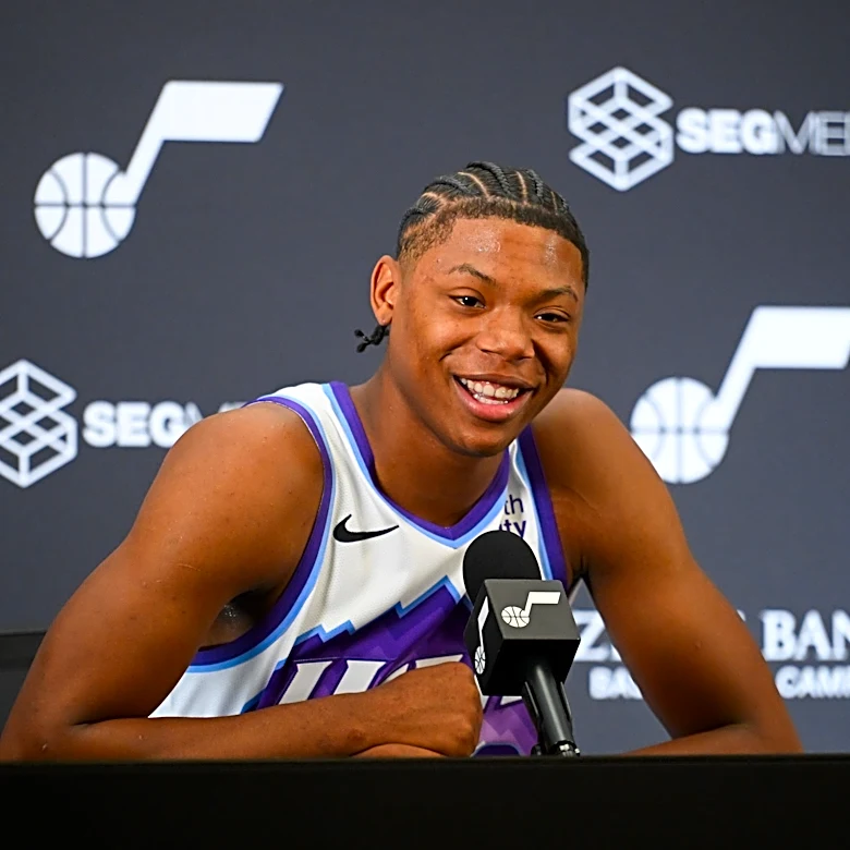 Kid superfan adorably hypes up Jazz for season with 'The Ace Bailey Dunk'