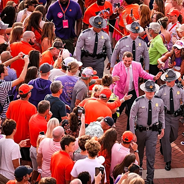 Dabo Swinney's reaction to this terrible Clemson penalty was priceless