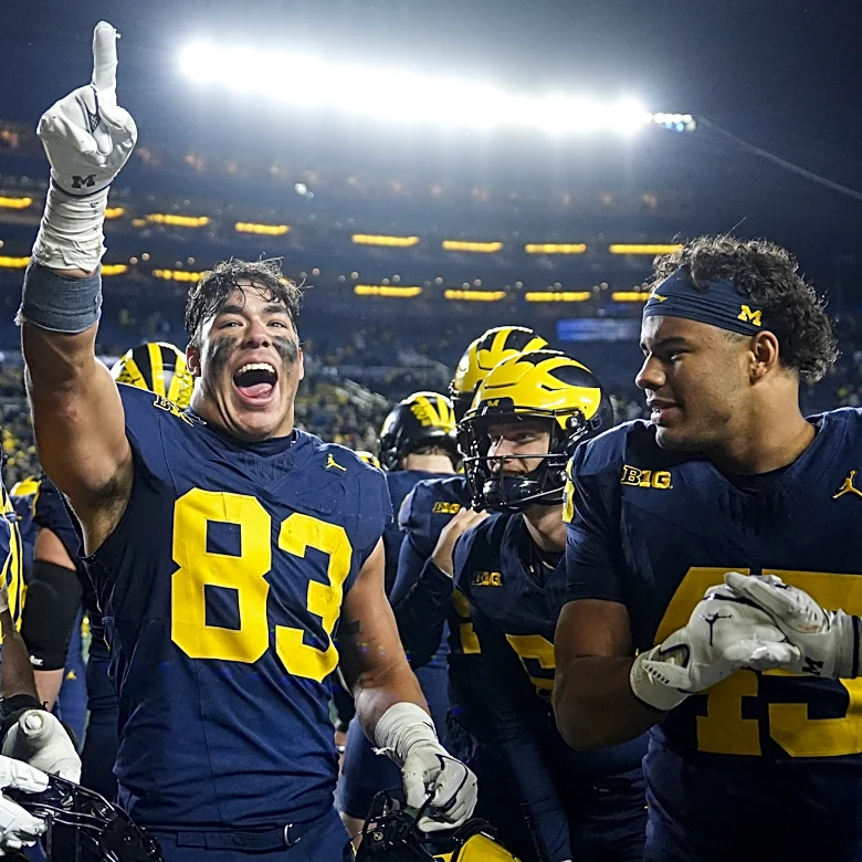 Michigan TE apologizes for leaked texts bashing Wolverine coaches