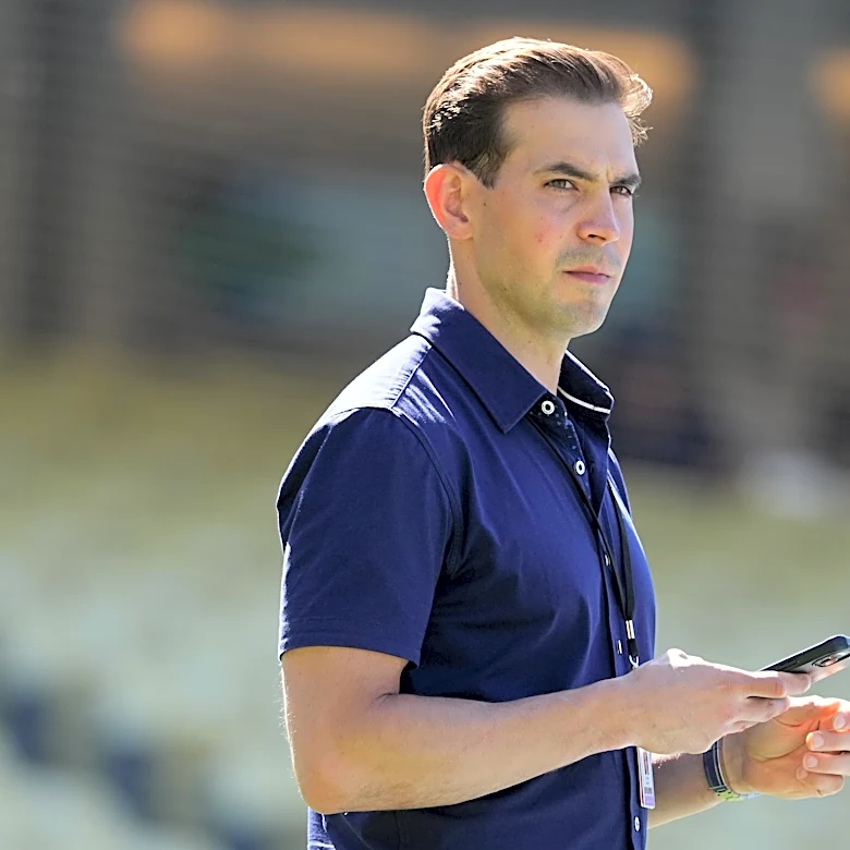 Why Joe Davis won't be calling Game 3 of Dodgers-Braves NLDS for Fox