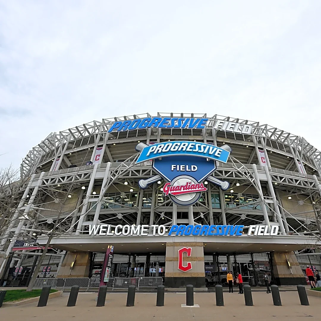 Rain-soaked Guardians stadium leaves massive puddles on warning track