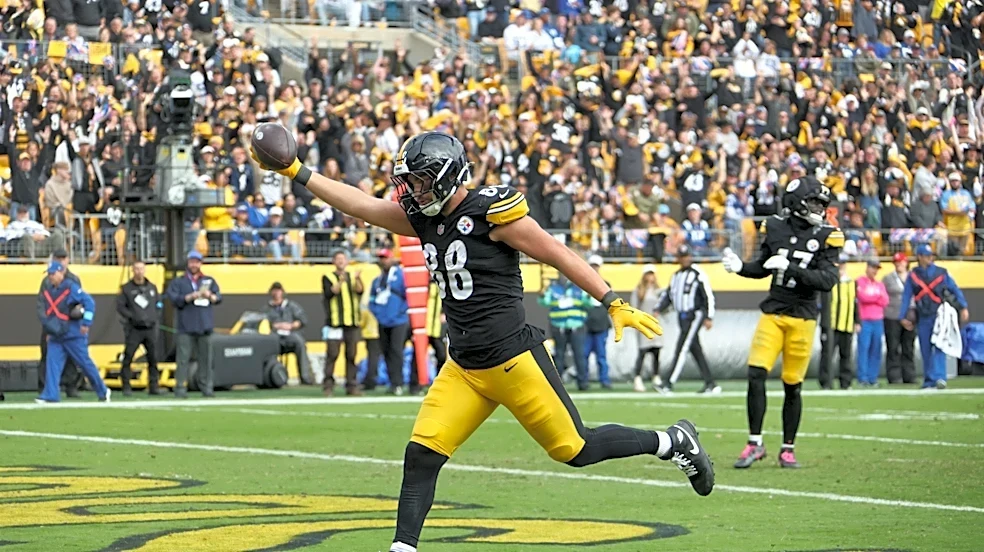 Is Pat Freiermuth playing today? Steelers injury update for Week 6