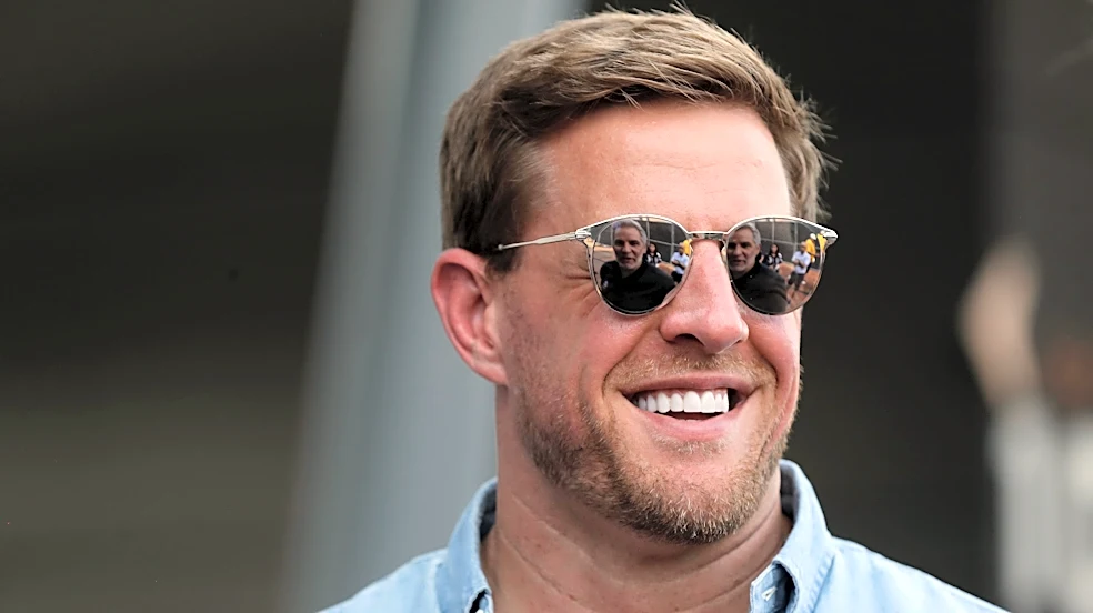 J.J. Watt goaded Jim Nantz into hurting himself during Bills-Raiders