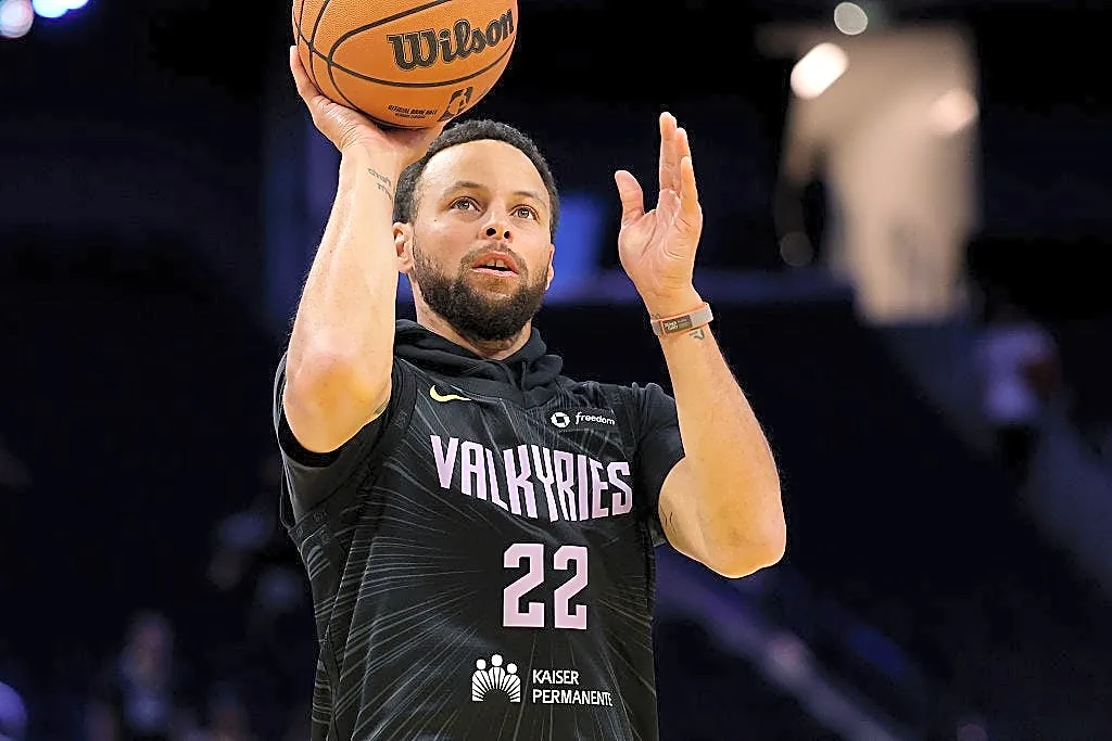 Steph Curry injury update: What happened to the Warriors star at open practice?